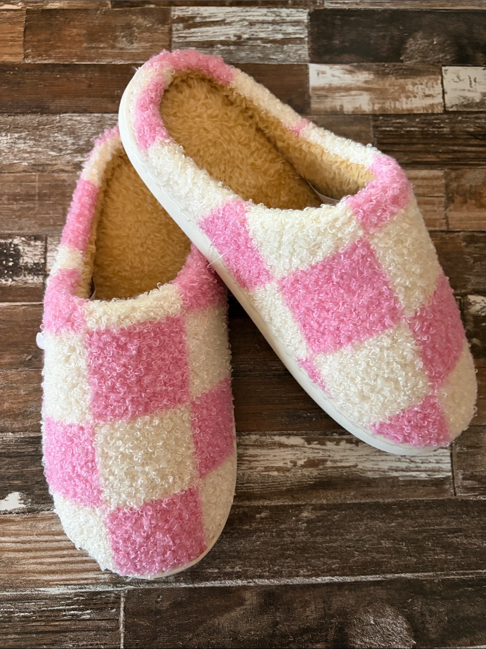 NEW Cozy Pink & Cream Checkered Fuzzy Slippers